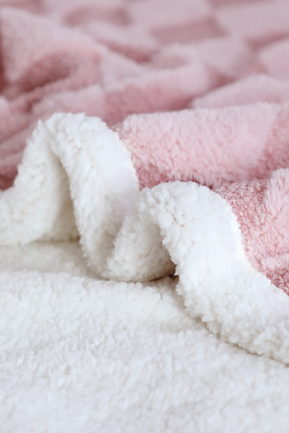 Pink Soft Diamond Pattern Plush Blanket