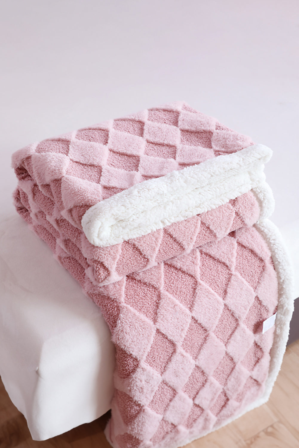 Pink Soft Diamond Pattern Plush Blanket