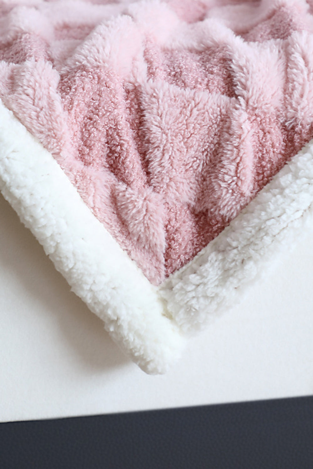 Pink Soft Diamond Pattern Plush Blanket