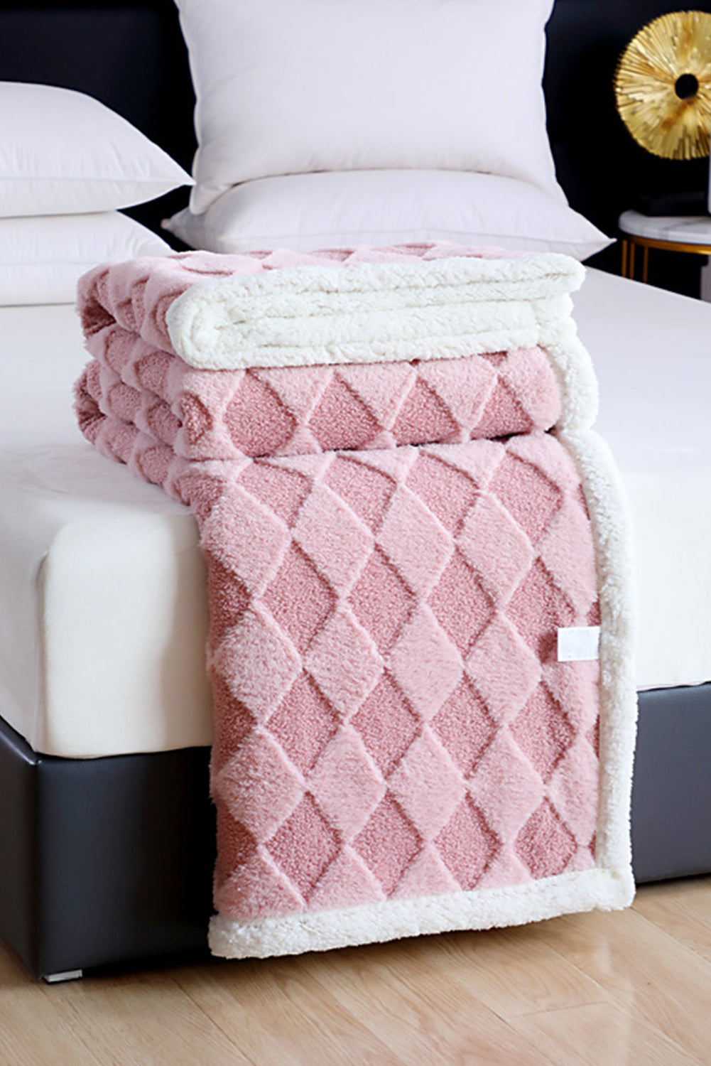 Pink Soft Diamond Pattern Plush Blanket
