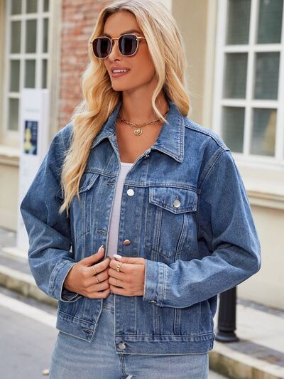 Jeansjacke mit Taschen und Kragenkragen