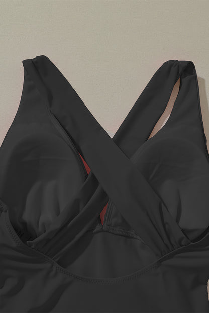 Monokini de corte alto fruncido sin espalda cruzado con cuello en V profundo negro