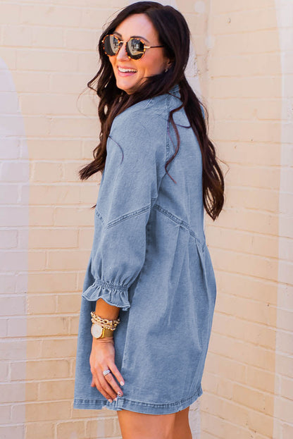 Vestido corto de mezclilla con puños con volantes y botones casuales gris