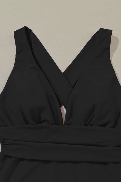 Monokini de corte alto fruncido sin espalda cruzado con cuello en V profundo negro