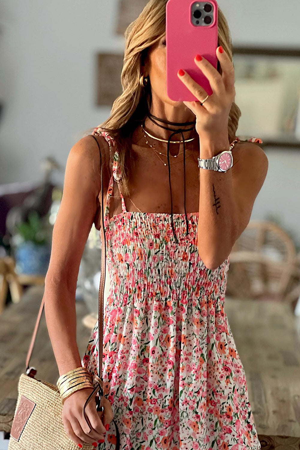 Vestido largo con volantes fruncidos y lazo floral boho blanco