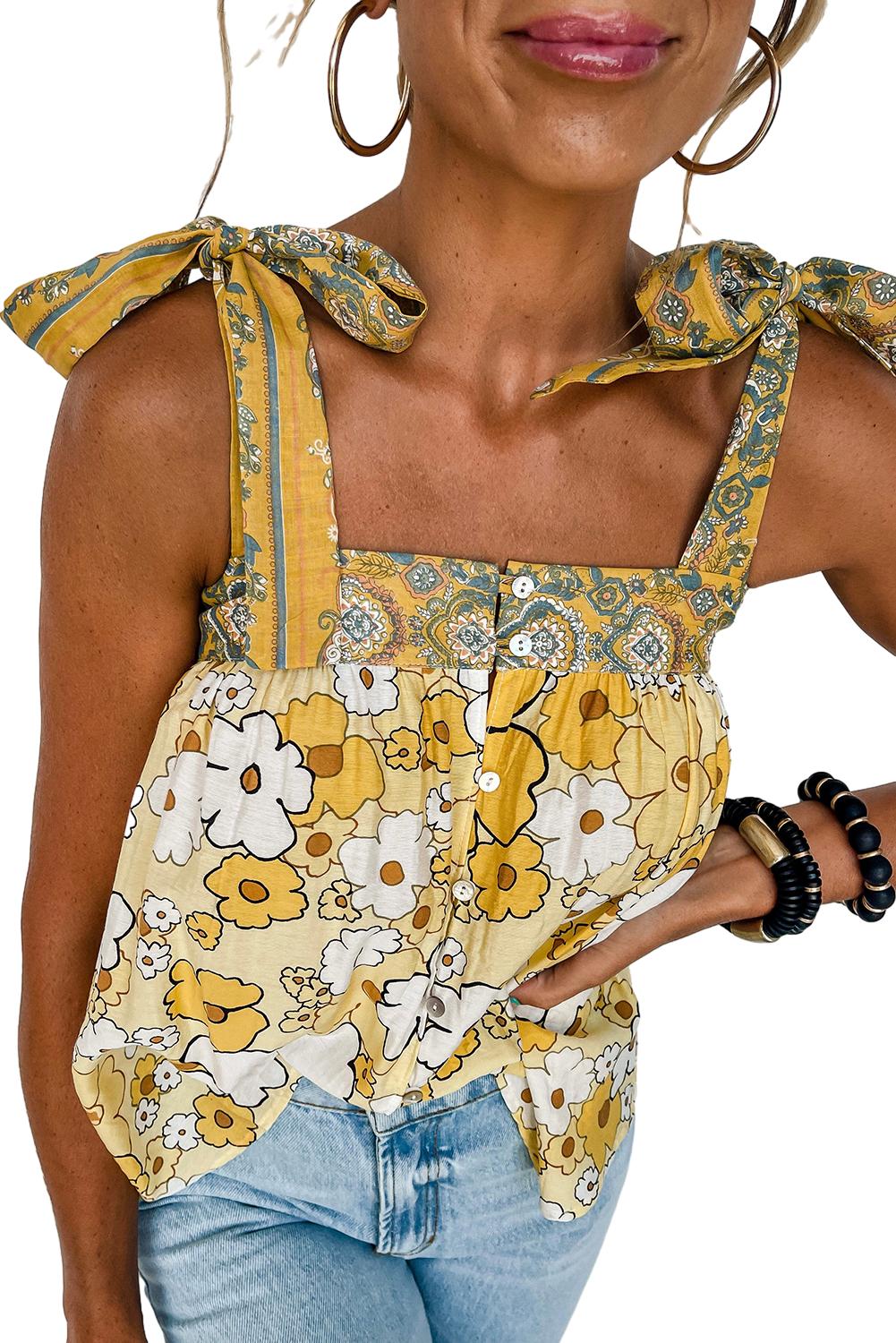 Top con tirantes y nudo bohemio con patchwork floral amarillo