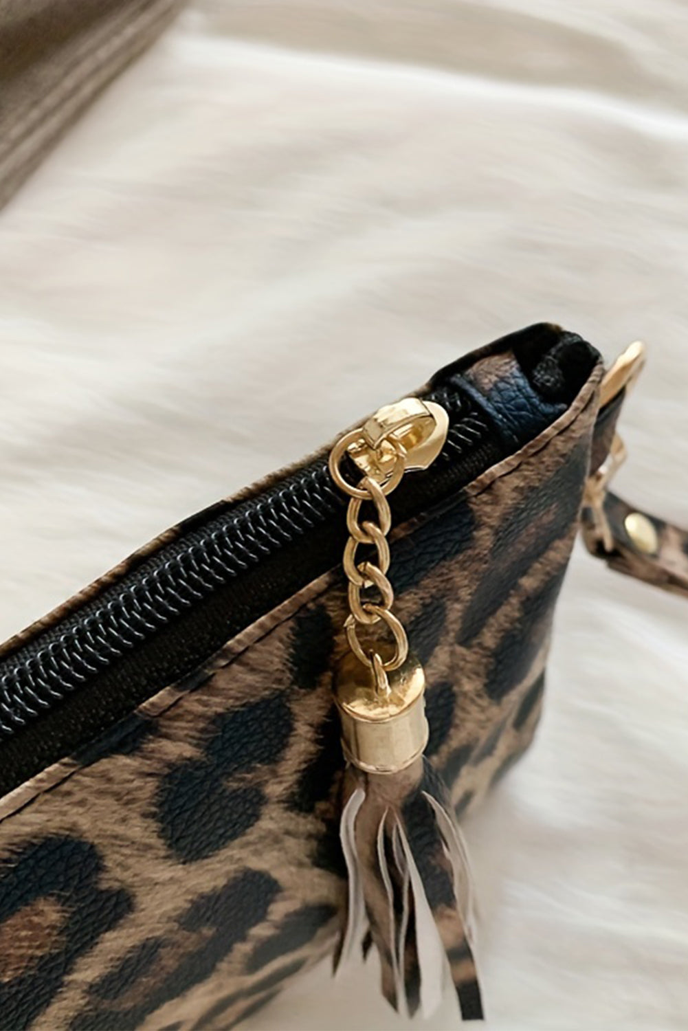 Cartera con cremallera y correa para la muñeca con estampado de leopardo castaño