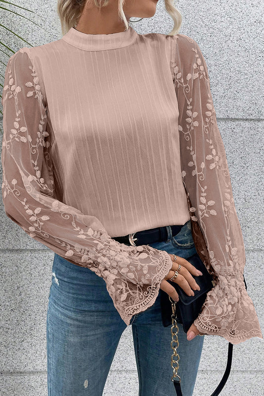 Blusa con cuello simulado y manga de encaje en contraste con textura rosa albaricoque