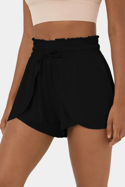 Shorts de baño cruzados con pétalos y cintura alta con volante gris oscuro