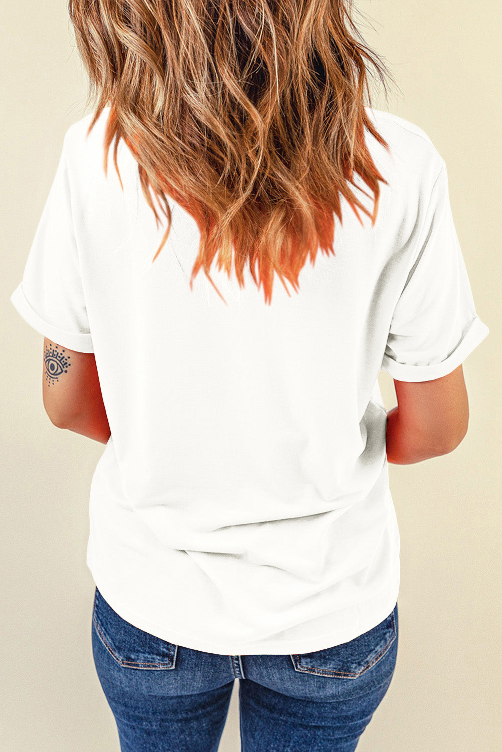 Camiseta blanca con estampado de estrella y bandera americana de lentejuelas