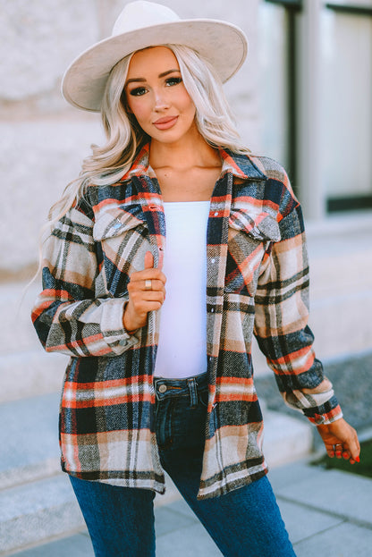 Chaqueta estilo camisa con bolsillo delantero y botones a cuadros rojos