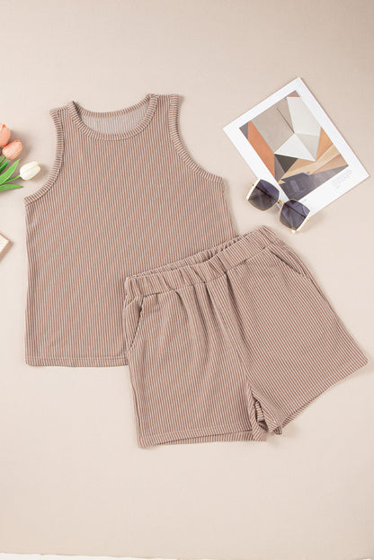 Conjunto top sin mangas con cordón gris medio y shorts con bolsillos