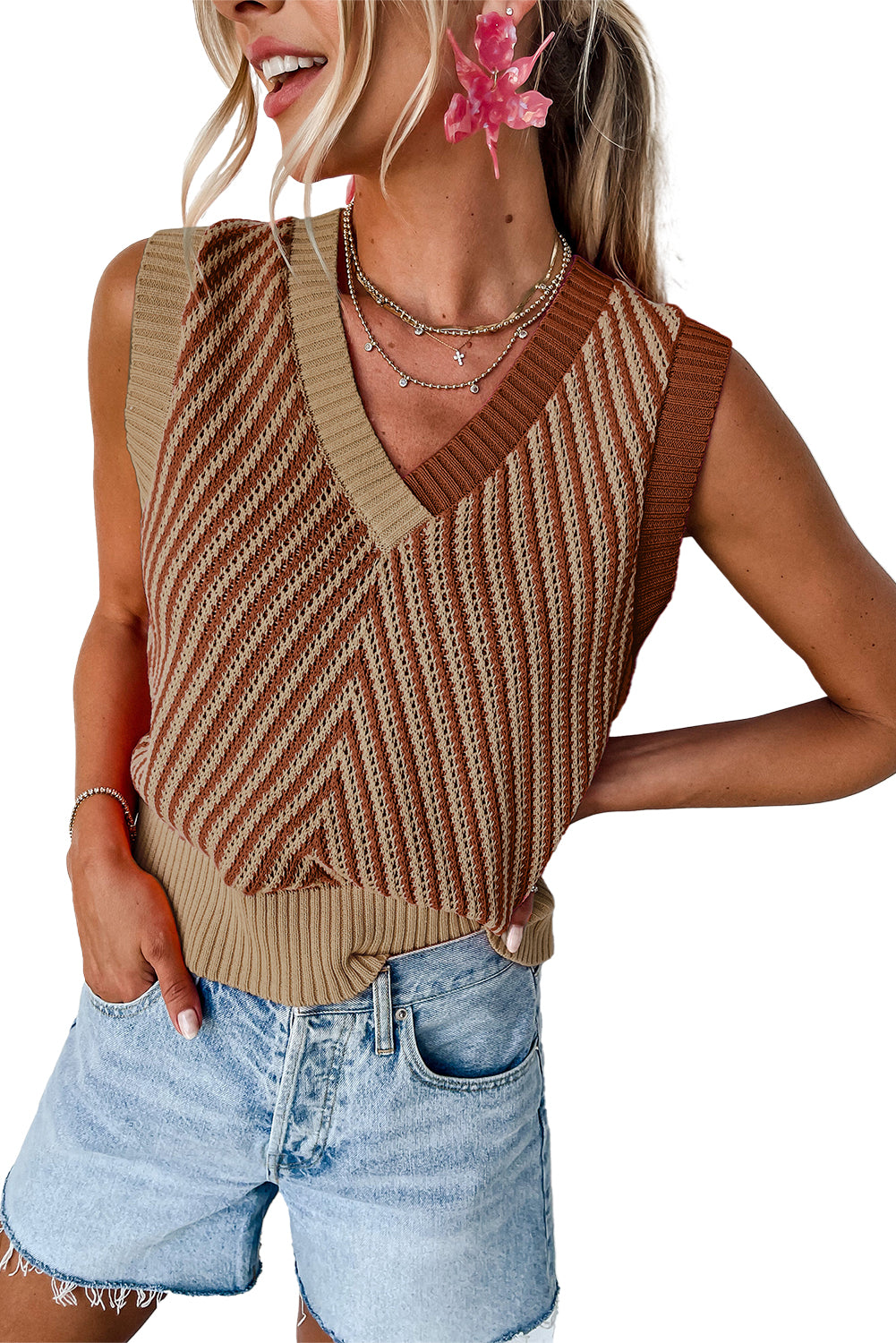 Chaleco de punto con cuello en V y chevron en contraste beige claro