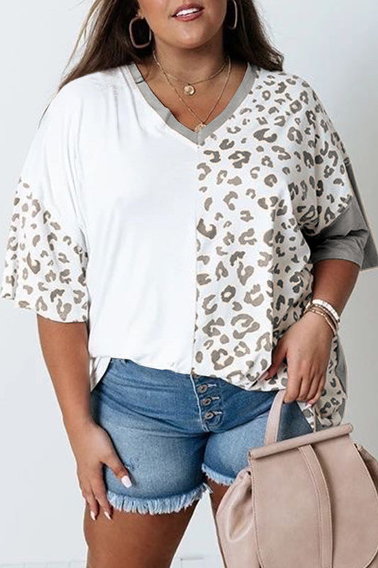 Camiseta de talla grande con cuello en V y patchwork de leopardo gris