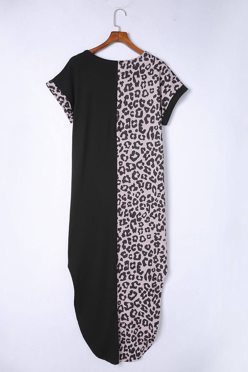 Vestido estilo camiseta informal con patchwork de leopardo negro y aberturas