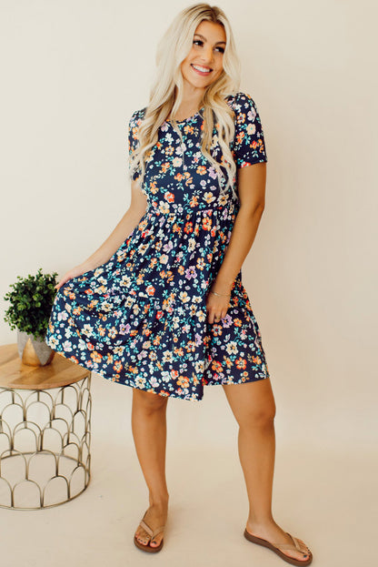 Minivestido bohemio floral con cintura fruncida y corte en A azul