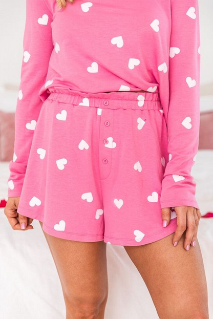 Conjunto de pijama rosa con top de manga larga y pantalones cortos con estampado de corazones de San Valentín