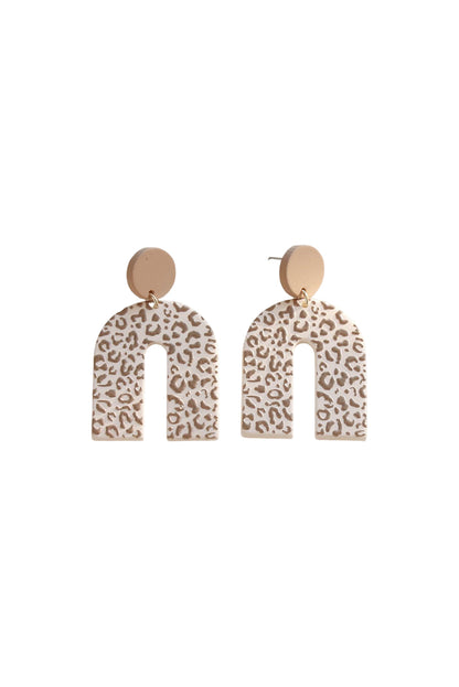 Pendientes en forma de puerta de acrílico con estampado de leopardo beige