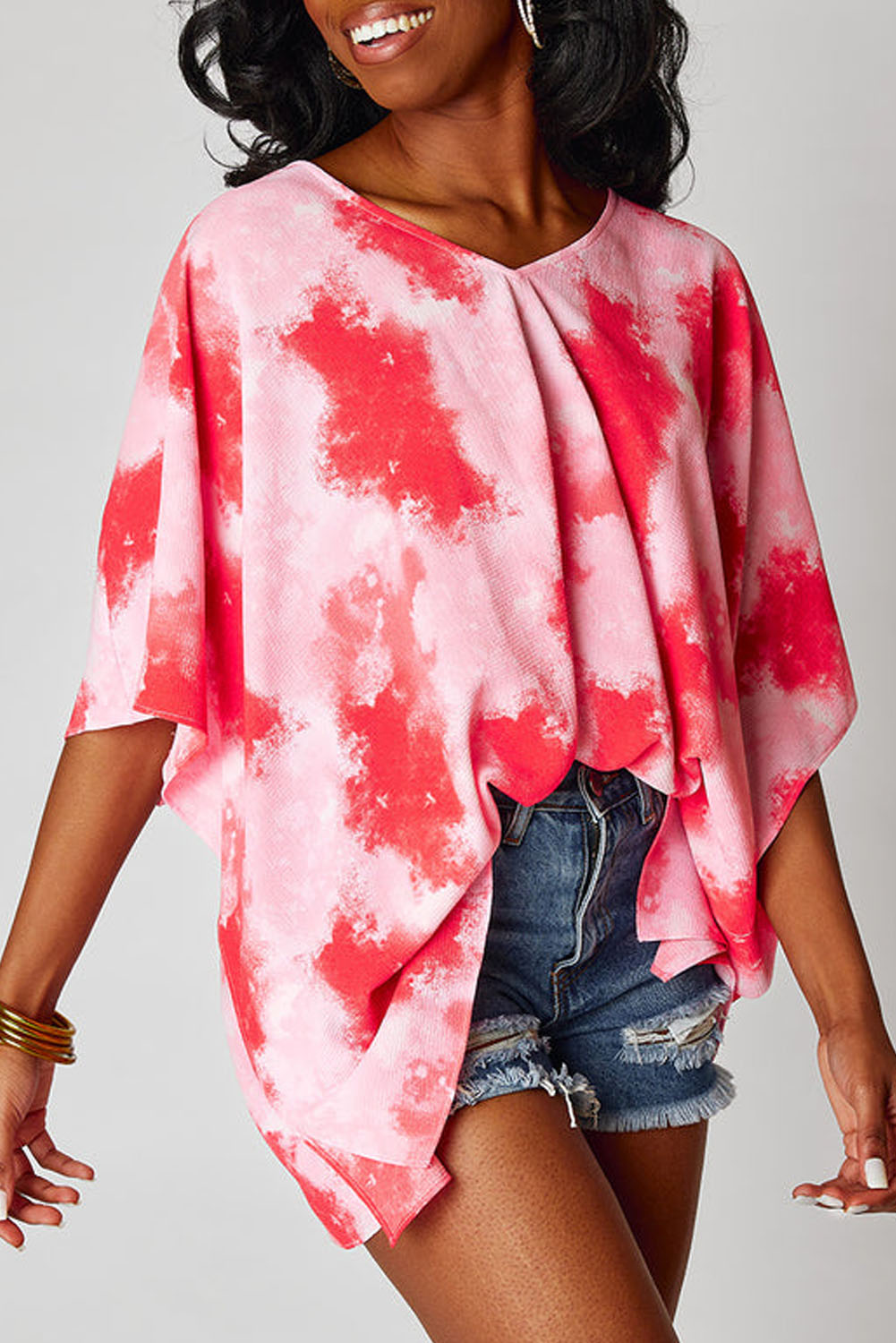 Top tipo túnica de manga 3/4 con estampado tie-dye de talla grande rojo