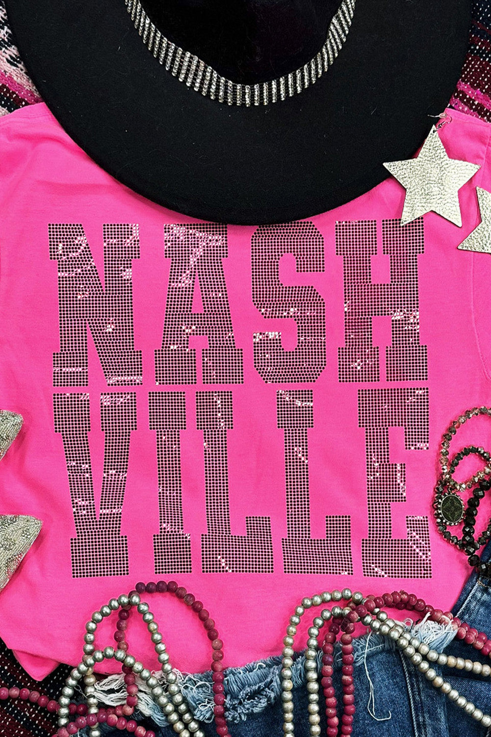 Camiseta con cuello redondo y gráfico NASHVILLE con diamantes de imitación en rojo rosa