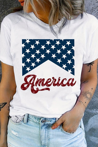 Camiseta blanca informal con cuello redondo y estampado de estrellas de América