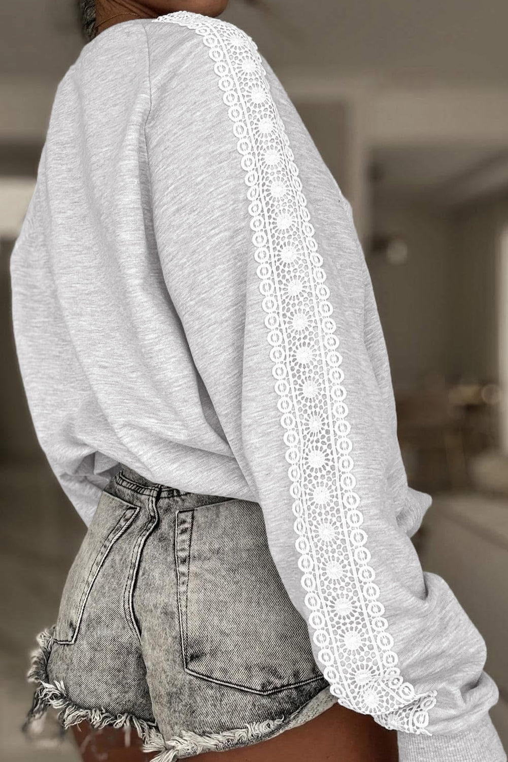 Light Grey Lace Patchwork Raglan Sleeve Crew Neck Sweatshirt