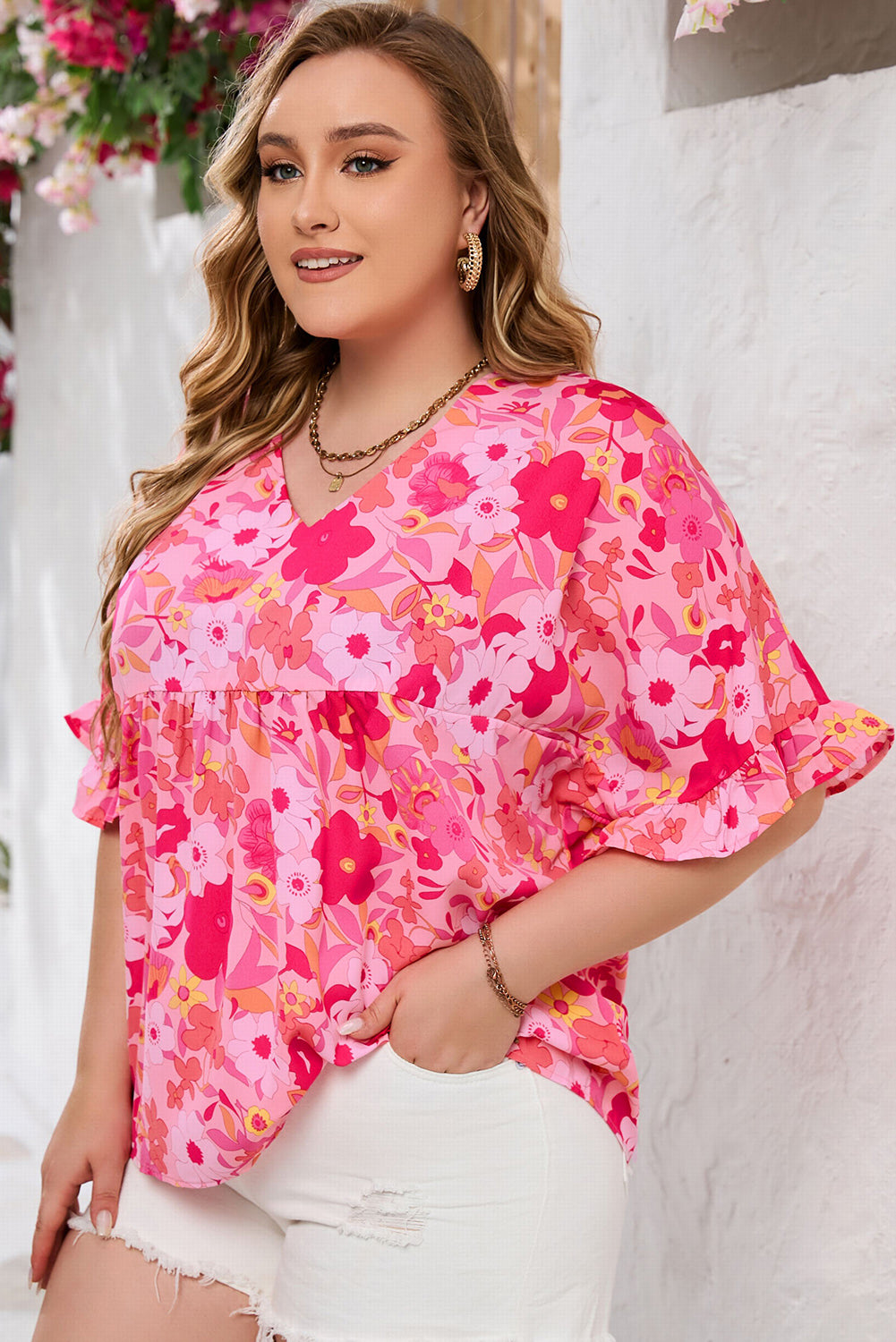 Blusa babydoll de talla grande con media manga y volantes con estampado floral rosa