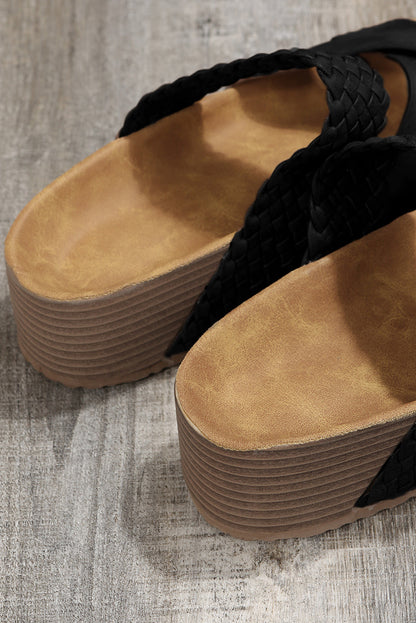 Sandalias con plataforma cruzada y detalle trenzado en beige