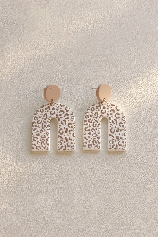 Pendientes en forma de puerta de acrílico con estampado de leopardo beige