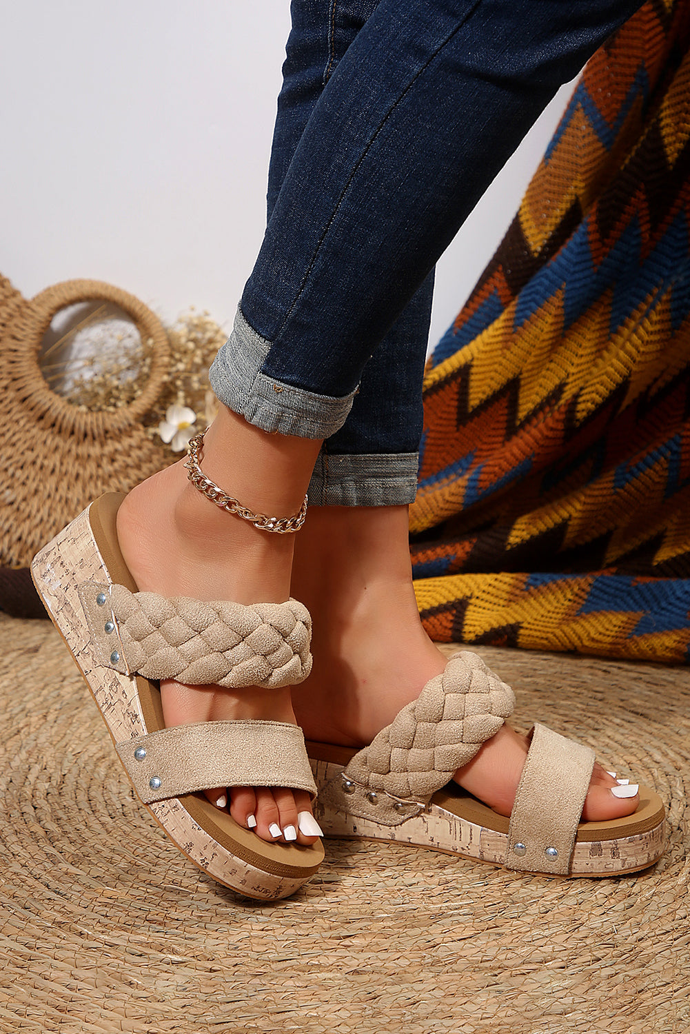 Sandalias de plataforma con detalle trenzado de cuero PU beige francés claro