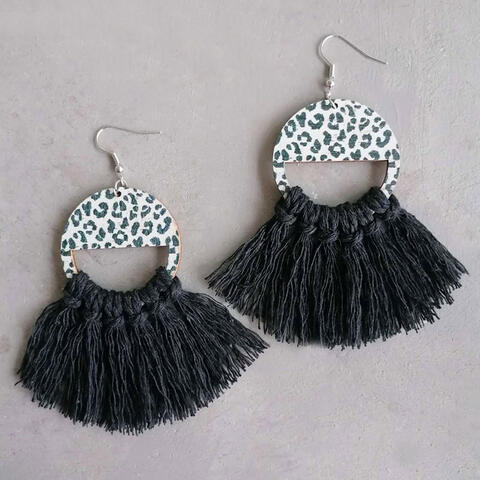 Pendientes colgantes de leopardo con detalle de borlas