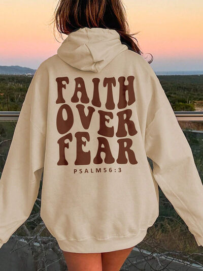 FAITH OVER FEAR Sudadera con capucha y hombros caídos