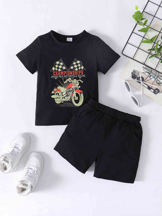 Set aus T-Shirt und Shorts mit CHAMPIONSHIPS-Grafik für Jungen