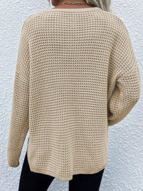 Langärmliger Pullover mit Kerben