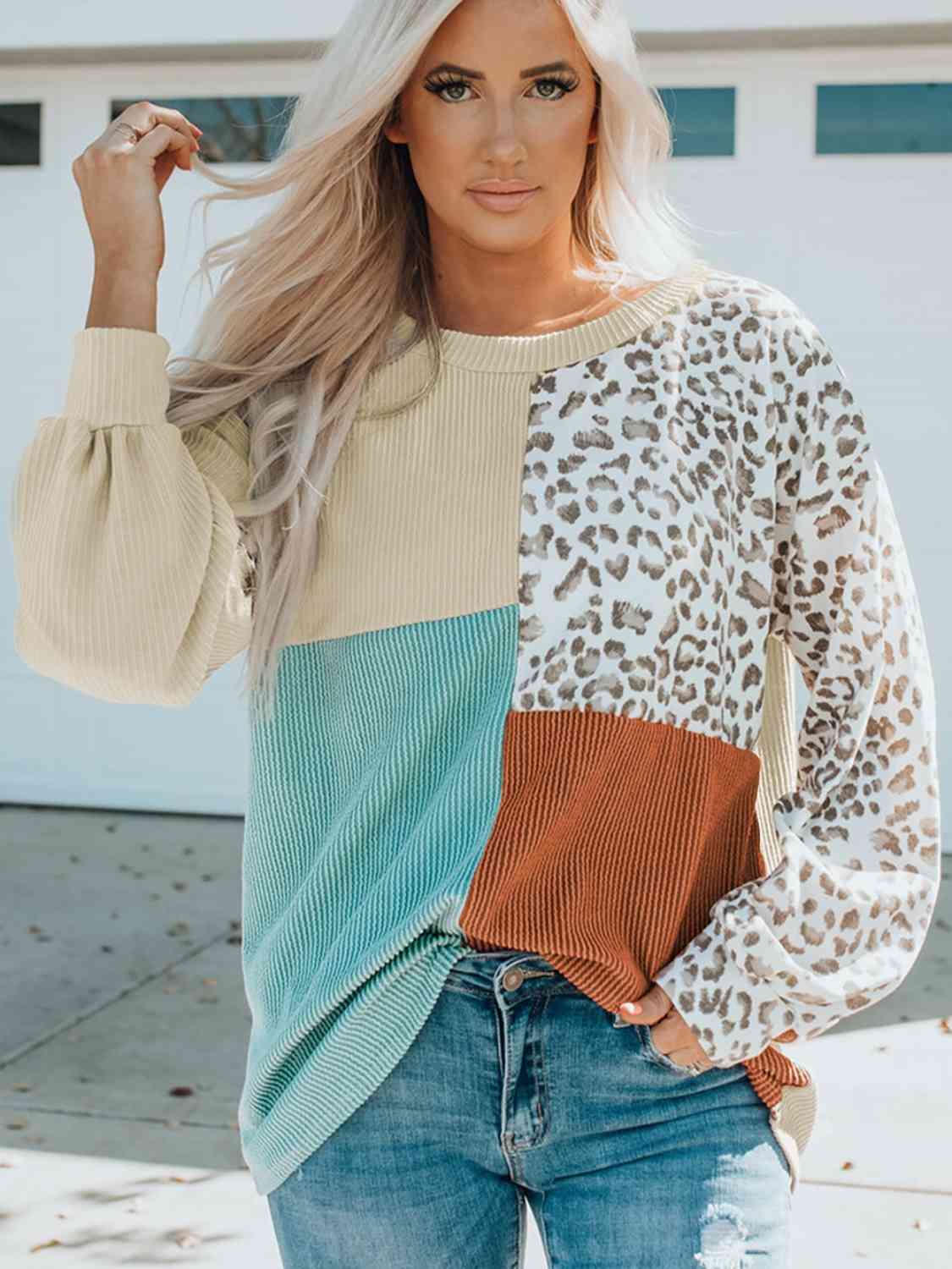 Leopard Round Neck Sweatshirt