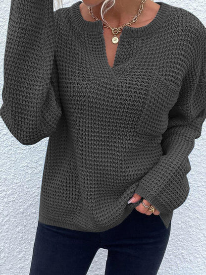 Langärmliger Pullover mit Kerben