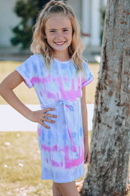 Vestido estilo camiseta para niñas con efecto tie-dye y cinturón