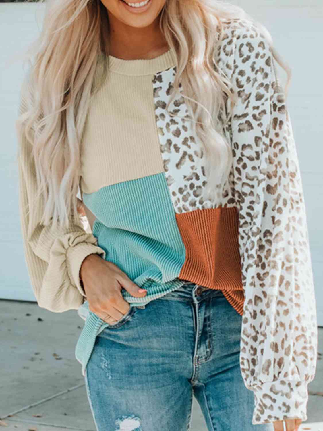 Leopard Round Neck Sweatshirt