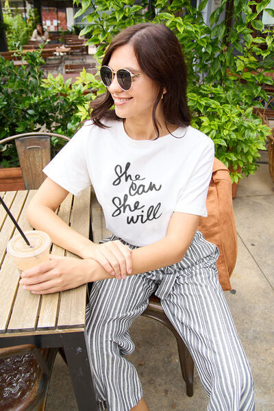 Simply Love Full Size SHE CAN SHE WILL Kurzarm-T-Shirt